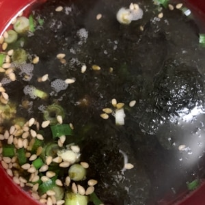 味付け海苔で、簡単海苔スープ。